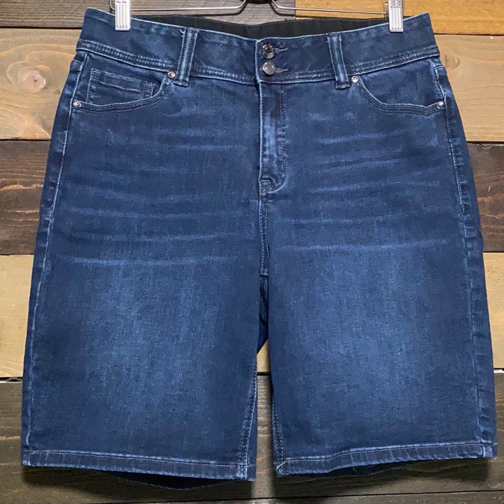 Lane Bryant Size 14 Bermuda High Rise Shorts
